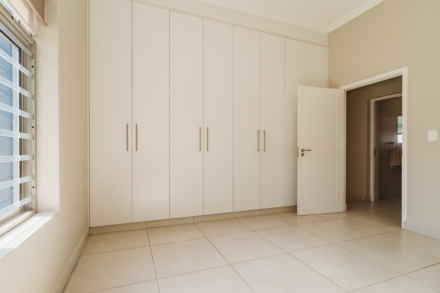 4 Bedroom Property for Sale in Kraaibosch Manor Western Cape